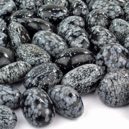 Schneeflocken-Obsidian Trommelsteine handpoliert Ø ca. 26 – 38 mm Edelsteine Heilsteine bei Wunderstein24