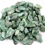 Fuchsit | Glimmer Rohsteine grün Ø ca. 10 – 30 mm Edelsteine Heilsteine bei Wunderstein24