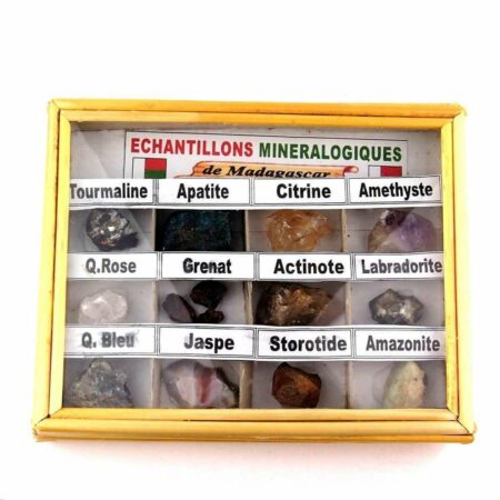 12 teiliges Mineralien | Kristalle – Set aus Madagaskar in Holzbox mit Glasdeckel Handarbeit Edelsteine Heilsteine bei Wunderstein24