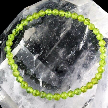 Olivin | Peridot facettiert Edelstein Armband flexibel und dehnbar Edelsteine Heilsteine bei Wunderstein24