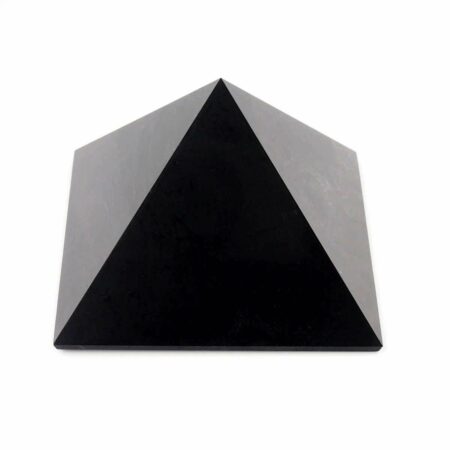 Schungit Pyramide schwarz in bester Farbe und Qualität Edelsteine Heilsteine bei Wunderstein24