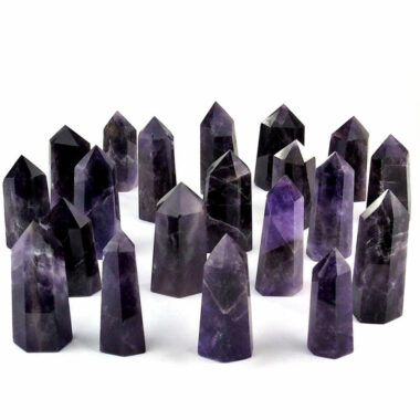 Amethyst Natur Spitze poliert 40 g – 50 g aus Uruguay in tiefem Lila Edelsteine Heilsteine bei Wunderstein24