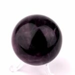 Fluorit Kugel lila in sehr guter Qualität und Farbe Edelsteine Heilsteine bei Wunderstein24