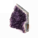 Amethyst Stufe mit Standfläche in schöner Farbe Edelsteine Heilsteine bei Wunderstein24