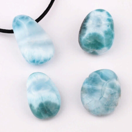 Larimar Cabochon Anhänger seitlich gebohrt mit schwarzem Satinband Edelsteine Heilsteine bei Wunderstein24