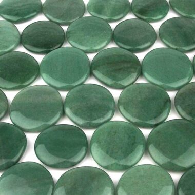 Aventurin grün Handschmeichler | Massagestein Ø 40 – 50 mm aus Brasilien Edelsteine Heilsteine bei Wunderstein24