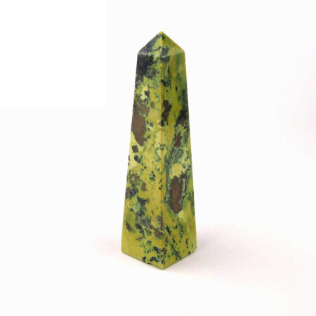 Jade | Serpentin Obelisk | Spitze poliert aus Peru in bester Farbe Edelsteine Heilsteine bei Wunderstein24