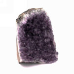 Amethyst Stufe mit Standfläche in schöner Farbe Edelsteine Heilsteine bei Wunderstein24