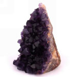 Amethyst Stufe mit Standfläche aus Uruguay in bester Farbe Edelsteine Heilsteine bei Wunderstein24