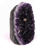 Amethyst Stufe mit poliertem Rand und Standfläche in Top Farbe und Qualität Edelsteine Heilsteine bei Wunderstein24