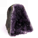 Amethyst Stufe mit poliertem Rand und Standfläche in Top Farbe und Qualität Edelsteine Heilsteine bei Wunderstein24