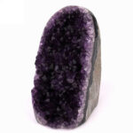 große Amethyst Stufe mit poliertem Rand und Standfläche in Top Farbe und Qualität Edelsteine Heilsteine bei Wunderstein24