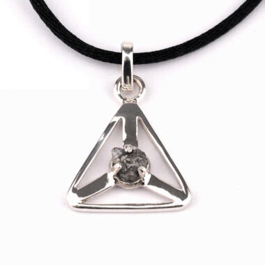 Diamant | Rohdiamant & 925 Sterling-Silber Pyramide | Triangel Anhänger mit schwarzem Satinband Edelsteine Heilsteine bei Wunderstein24