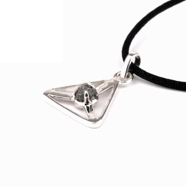 Diamant | Rohdiamant & 925 Sterling-Silber Pyramide | Triangel Anhänger mit schwarzem Satinband Edelsteine Heilsteine bei Wunderstein24