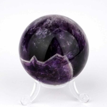 Amethyst Chevron Kugel aus Brasilien Ø 56 mm in sehr guter Farbe Edelsteine Heilsteine bei Wunderstein24