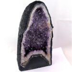 XXL Amethyst Druse A-Qualität Höhe 369 mm / 14230 g Geode Stufe Standfläche Edelsteine Heilsteine bei Wunderstein24