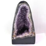 XXL Amethyst Druse AA-Qualität Höhe 314 mm / 13870 g Geode Stufe Standfläche Edelsteine Heilsteine bei Wunderstein24