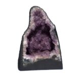 XXL Amethyst Druse AA-Qualität Höhe 297 mm / 13450 g Geode Stufe Standfläche Edelsteine Heilsteine bei Wunderstein24