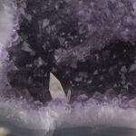 XXL Amethyst Druse AA – Qualität Ø 415 mm / 19100 g Geode Stufe Standfläche Edelsteine Heilsteine bei Wunderstein24