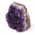 Amethyst Stufe Höhe 84 mm mit Standfläche in sehr schöner Farbe Edelsteine Heilsteine bei Wunderstein24