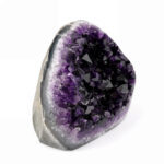 Amethyst Stufe mit poliertem Rand und Standfläche in weltbester Farbe und Qualität Edelsteine Heilsteine bei Wunderstein24