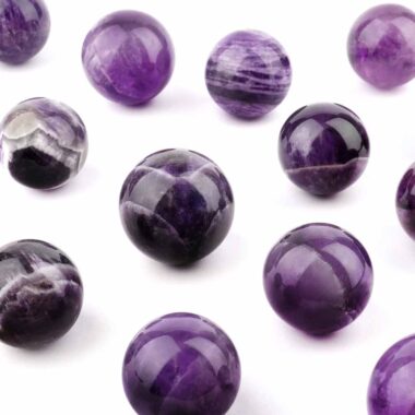 Amethyst Kugel Ø 29 – 30 mm aus Brasilien in sehr schöner Farbe Edelsteine Heilsteine bei Wunderstein24