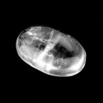 Bergkristall Handschmeichler Ø 49 mm transparent und glasklar Edelsteine Heilsteine bei Wunderstein24