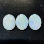 Opal Australien 17 x 7,5 x 2,2 mm Cabochon oval in bester Qualität Edelsteine Heilsteine bei Wunderstein24