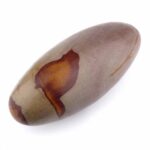 großer Shiva Lingam Heilstein Länge 194 mm vom Fluß Narmada in Indien Energiestein Edelsteine Heilsteine bei Wunderstein24