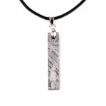 Meteorit Aletai Anhänger mit 925 Sterling-Silber Öse und schwarzem Satinband Edelsteine Heilsteine bei Wunderstein24 Meteorit Aletai Anhänger mit 925 Sterling-Silber Öse und schwarzem Satinband Edelsteine Heilsteine bei Wunderstein24