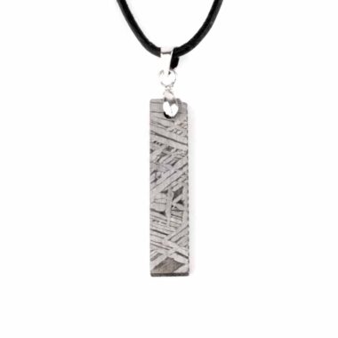 Meteorit Aletai Anhänger mit 925 Sterling-Silber Öse und schwarzem Satinband Edelsteine Heilsteine bei Wunderstein24 Meteorit Aletai Anhänger mit 925 Sterling-Silber Öse und schwarzem Satinband Edelsteine Heilsteine bei Wunderstein24