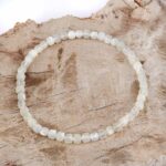 Mondstein weiß facettiertes Ø 4,2 mm Perlen Armband flexibel und dehnbar Edelsteine Heilsteine bei Wunderstein24 Mondstein weiß facettiertes Ø 4,2 mm Perlen Armband flexibel und dehnbar Edelsteine Heilsteine bei Wunderstein24