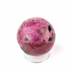 Cobalt | Kobalt Kugel rosa Natur Ø 46 mm in bester Farbe – sehr seltene Rarität Edelsteine Heilsteine bei Wunderstein24