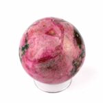 Cobalt | Kobalt Kugel rosa Natur Ø 52 mm in bester Farbe – sehr seltene Rarität Edelsteine Heilsteine bei Wunderstein24