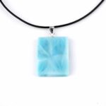 Larimar Cabochon Anhänger Länge 31 mm mit 925 Sterling-Silberöse in bester Qualität und Farbe Edelsteine Heilsteine bei Wunderstein24