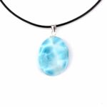 Larimar Cabochon Anhänger Länge 29 mm mit 925 Sterling-Silberöse in bester Qualität und Farbe Edelsteine Heilsteine bei Wunderstein24