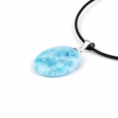 Larimar Cabochon Anhänger Länge 25 mm mit 925 Sterling-Silberöse in bester Qualität und Farbe Edelsteine Heilsteine bei Wunderstein24 Larimar Cabochon Anhänger Länge 25 mm mit 925 Sterling-Silberöse in bester Qualität und Farbe Edelsteine Heilsteine bei Wunderstein24