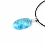 Larimar Cabochon Anhänger Länge 26 mm mit 925 Sterling-Silberöse in bester Qualität und Farbe Edelsteine Heilsteine bei Wunderstein24