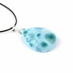Larimar Cabochon Tropfen Anhänger Länge 40 mm mit 925 Sterling-Silberöse in bester Qualität und Farbe Edelsteine Heilsteine bei Wunderstein24 Larimar Cabochon Tropfen Anhänger Länge 40 mm mit 925 Sterling-Silberöse in bester Qualität und Farbe Edelsteine Heilsteine bei Wunderstein24