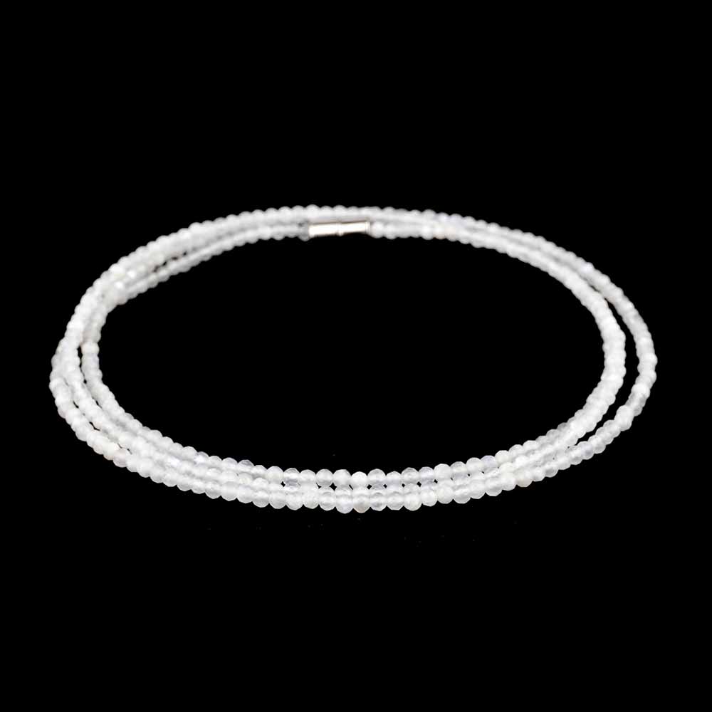 Selected Edition – Verwandelbares Mondstein weiß Perlen Edelstein Armband & Kette facettiert mit Magnetverschluss Edelsteine Heilsteine bei Wunderstein24 Selected Edition – Verwandelbares Mondstein weiß Perlen Edelstein Armband & Kette facettiert mit Magnetverschluss Edelsteine Heilsteine bei Wunderstein24