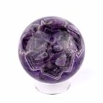 Amethyst Kugel Ø 56 mm aus Brasilien mit wunderschöner Maserung Edelsteine Heilsteine bei Wunderstein24