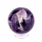 Amethyst Kugel Ø 57 mm aus Brasilien mit wunderschöner Maserung Edelsteine Heilsteine bei Wunderstein24