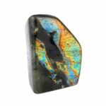 Labradorit Freiform Höhe 78 mm poliert in einzigartiger Qualität und Farbe Edelsteine Heilsteine bei Wunderstein24