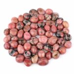 Rhodonit Trommelsteine handpoliert Ø ca. 15 – 20 mm Edelsteine Heilsteine bei Wunderstein24