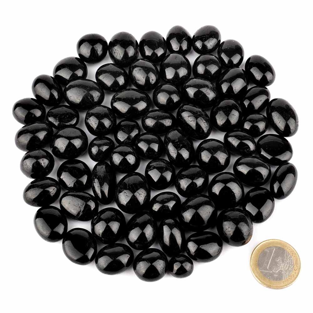 Turmalin Trommelsteine handpoliert schwarz Ø ca. 12 – 22 mm Edelsteine Heilsteine bei Wunderstein24 Turmalin Trommelsteine handpoliert schwarz Ø ca. 12 – 22 mm Edelsteine Heilsteine bei Wunderstein24