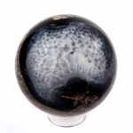 große schwarze Achat Kugel Ø 69 mm in bester Qualität und wunderschöner Maserung Edelsteine Heilsteine bei Wunderstein24