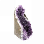 große Amethyst Stufe Höhe 133 mm mit Standfläche in sehr schöner Farbe Edelsteine Heilsteine bei Wunderstein24