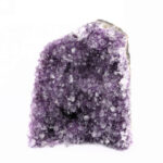 große Amethyst & Calcit Stufe Höhe 167 mm mit Standfläche in sehr schöner Farbe Edelsteine Heilsteine bei Wunderstein24