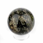 große Ozean-Jaspis Kugel Ø 52 mm aus Madagaskar mit wunderschöner Maserung Edelsteine Heilsteine bei Wunderstein24