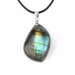 großer Labradorit Tropfen Anhänger mit 925 Sterling Silber Öse & Satinband Edelsteine Heilsteine bei Wunderstein24 großer Labradorit Tropfen Anhänger mit 925 Sterling Silber Öse & Satinband Edelsteine Heilsteine bei Wunderstein24